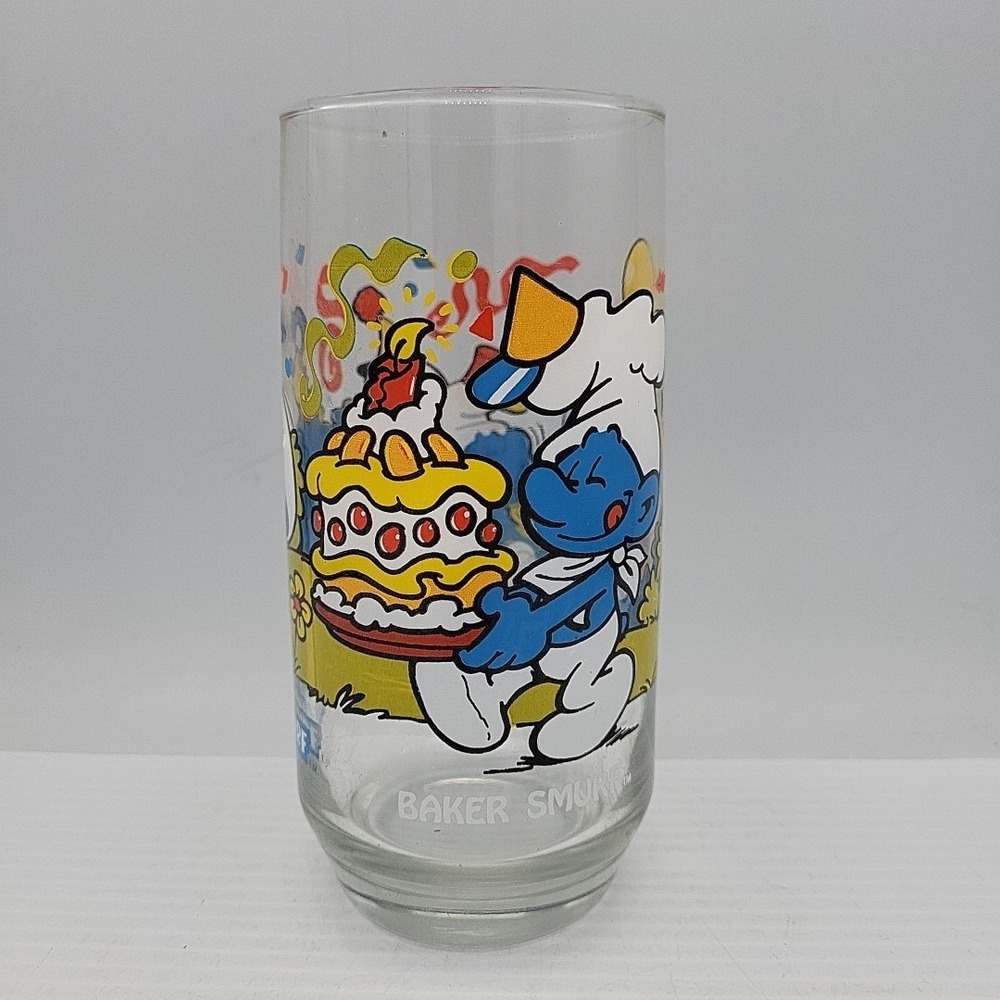 Vintage 1983 Baker Smurf Glass Hardees Wallace & Berrie Peyo Smurfs